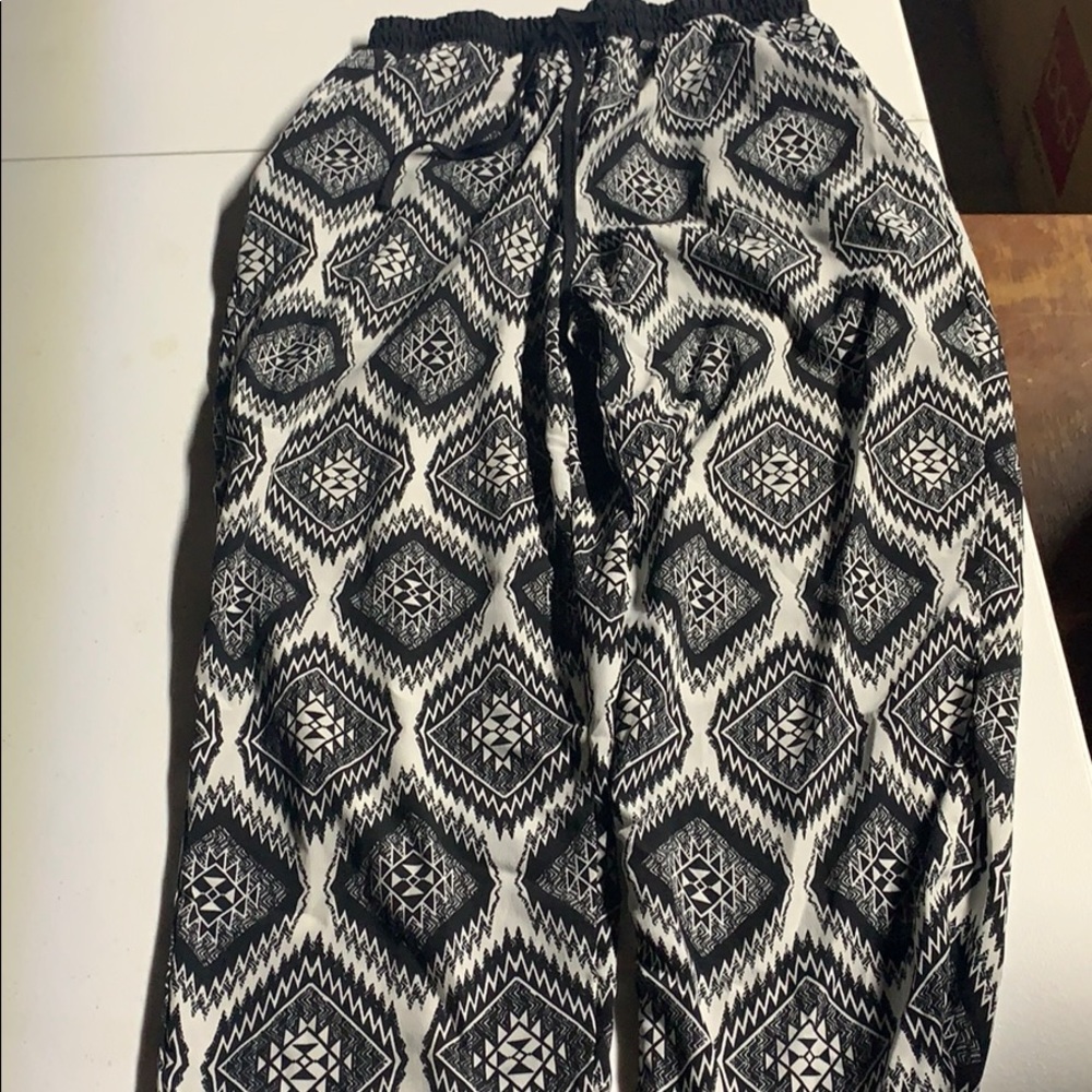 Rue 21 jogger style pants